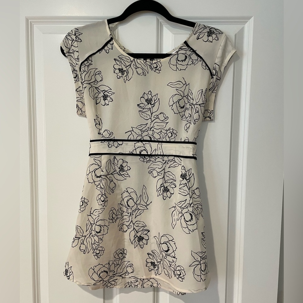 Motherhood Maternity Floral Top Size Small